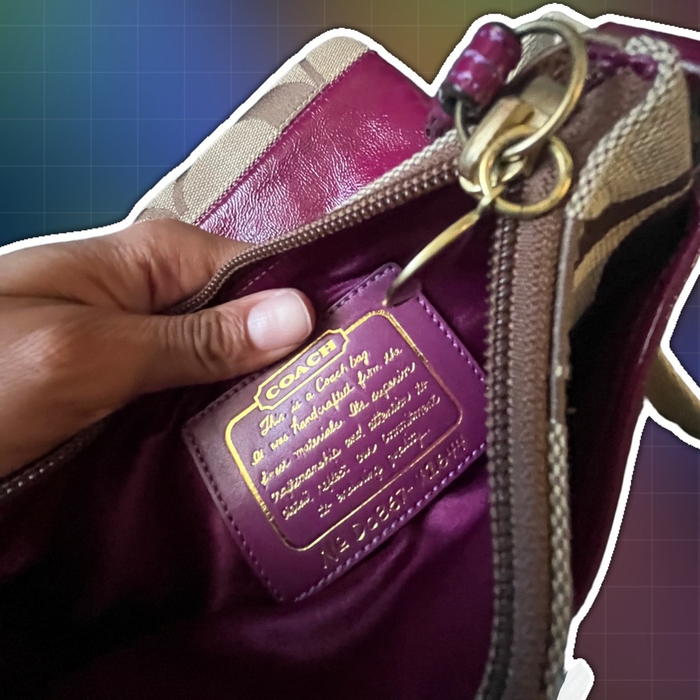 Plum Coach signature crossbody - Picture 6 of 8